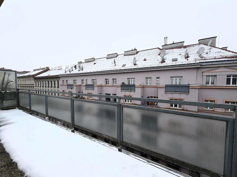 Terrasse 1 von 2