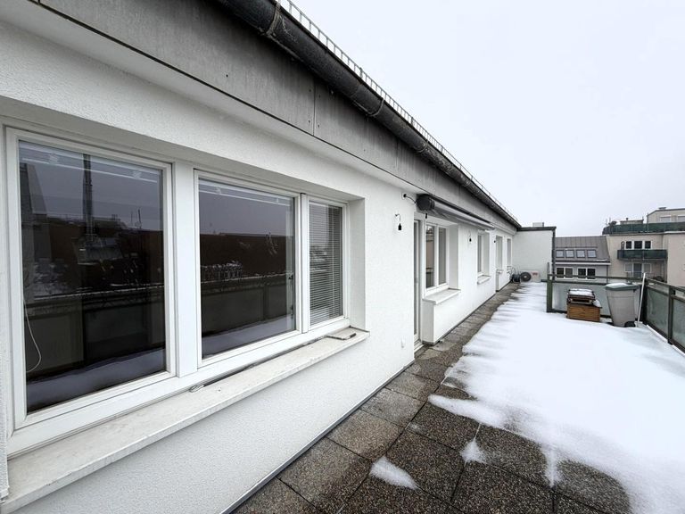 Terrasse 1 von 2