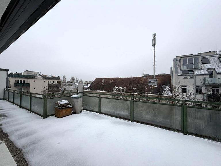 Terrasse 1 von 2