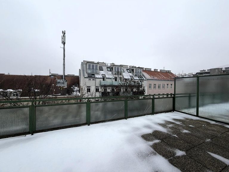 Terrasse 1 von 2