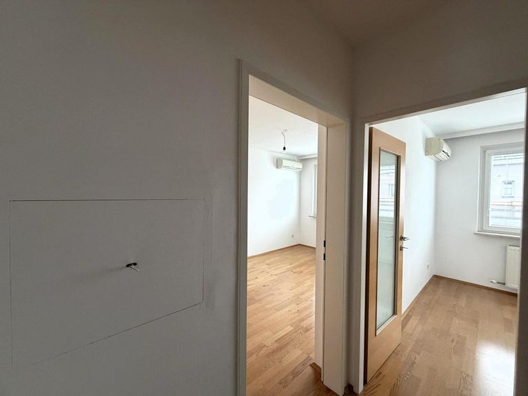 Vorzimmer zu Schlafzimmer 1 und 2