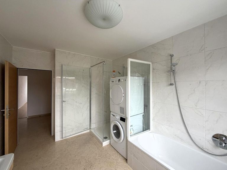 Badezimmer mit Wanne, Du, WM/WT