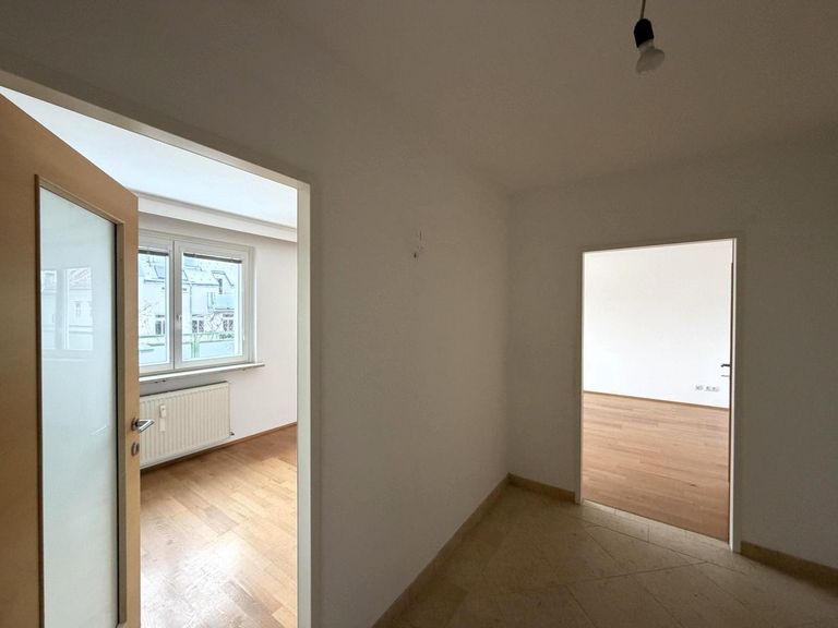 Eingang / Verbidungsflur