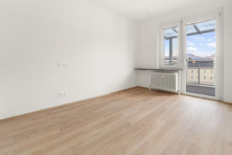 Küche mit Zugang Balkon