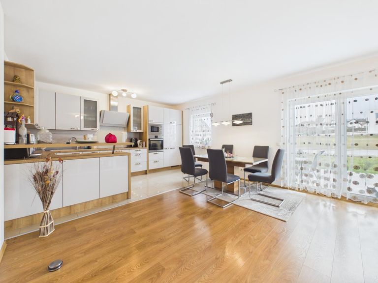 Wohn- und Essbereich EG 3