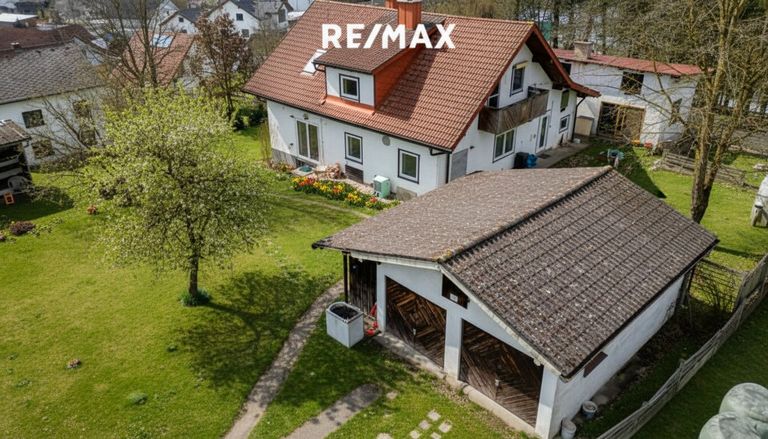 Zufahrt inkl. Garage