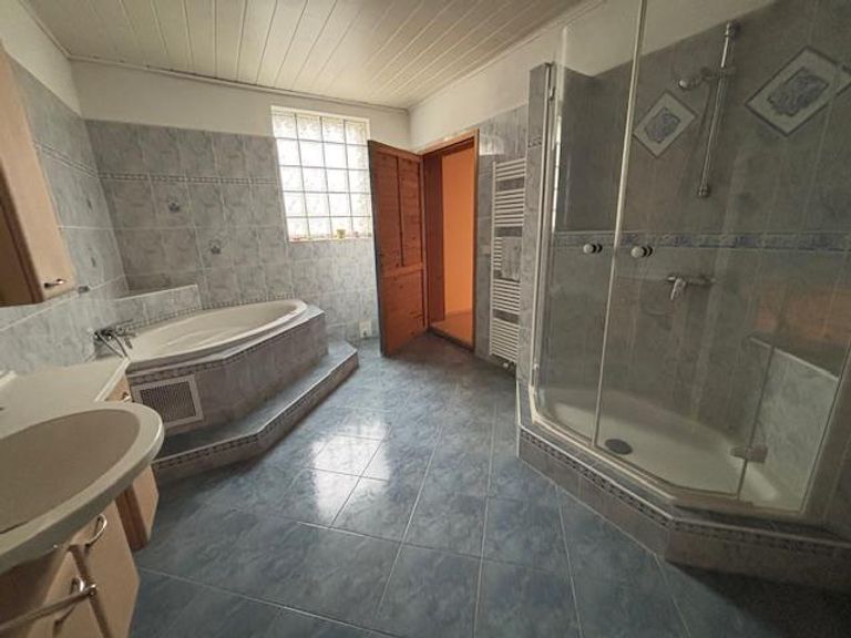 Sanitärbereich mit Wärmepumpe