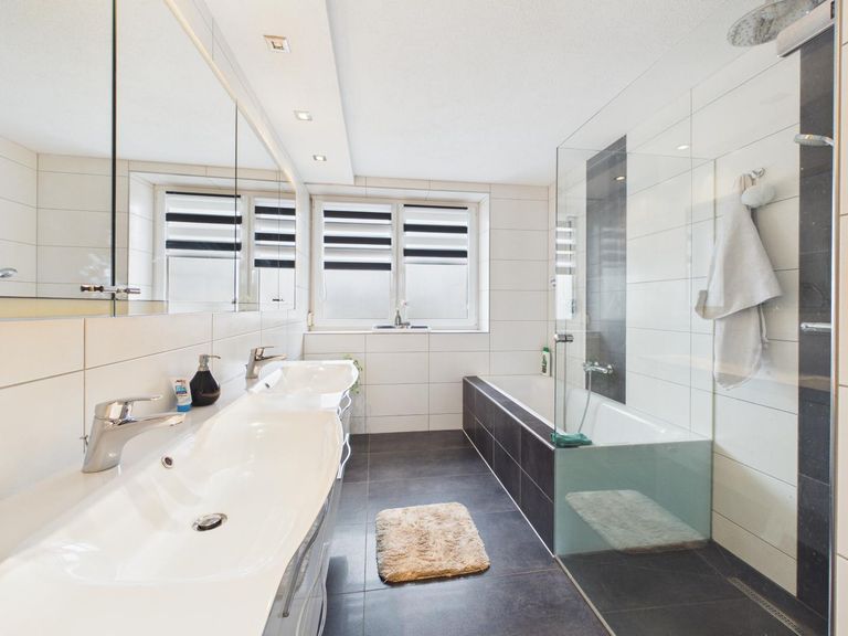 OG Badezimmer 2