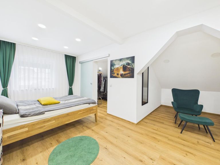 DG Schlafzimmer 1