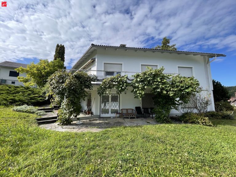 Haus mit sonnigen Freiflächen