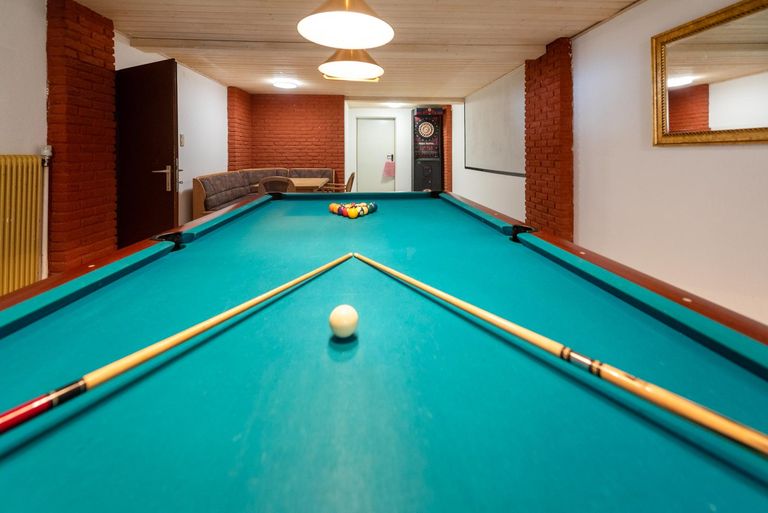 Freizeitraum im Keller