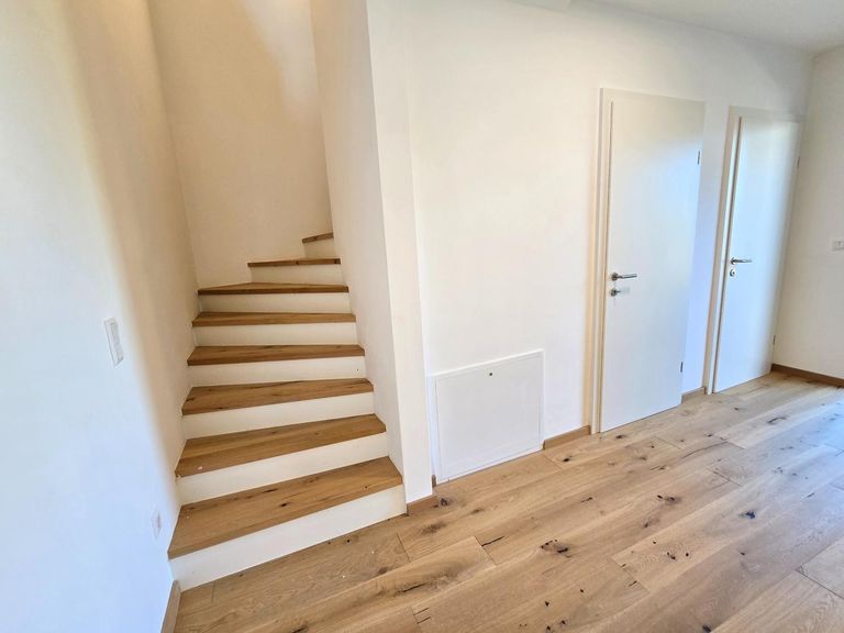 EG_Vorzimmer mit Stiegenaufgang