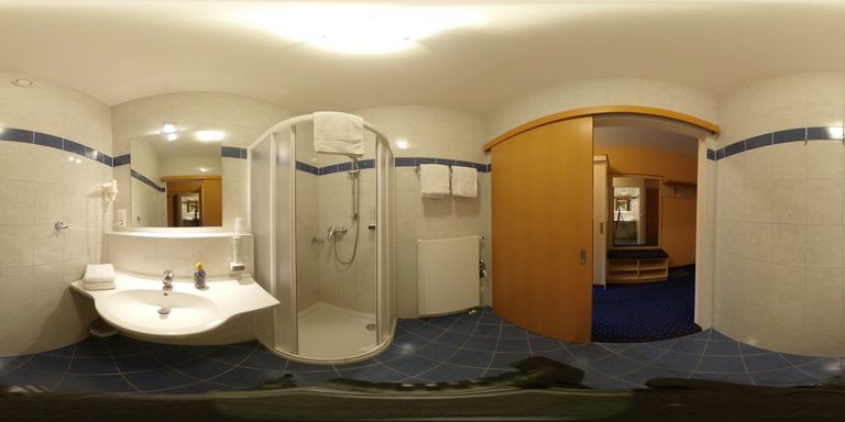 Bad vom Zimmer 2