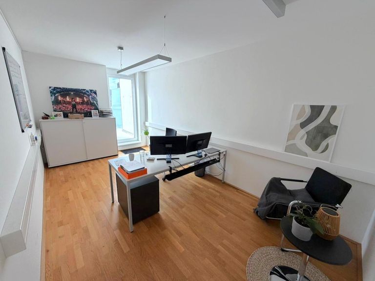 Büro 1
