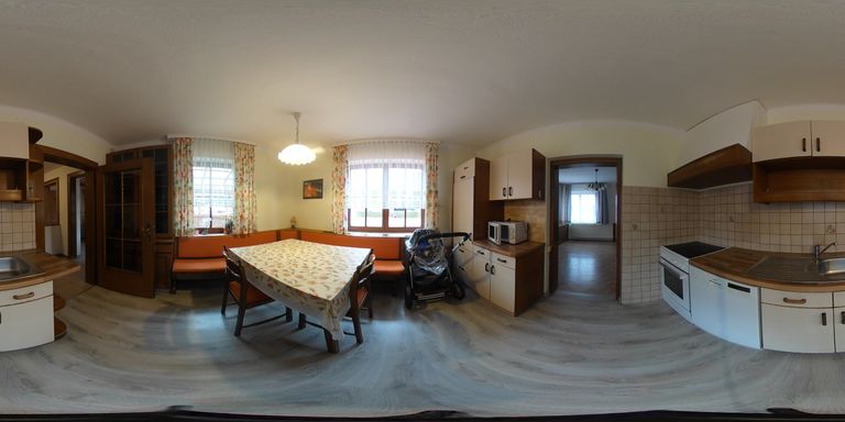 Erdgeschoss - Küche mit Essbeich