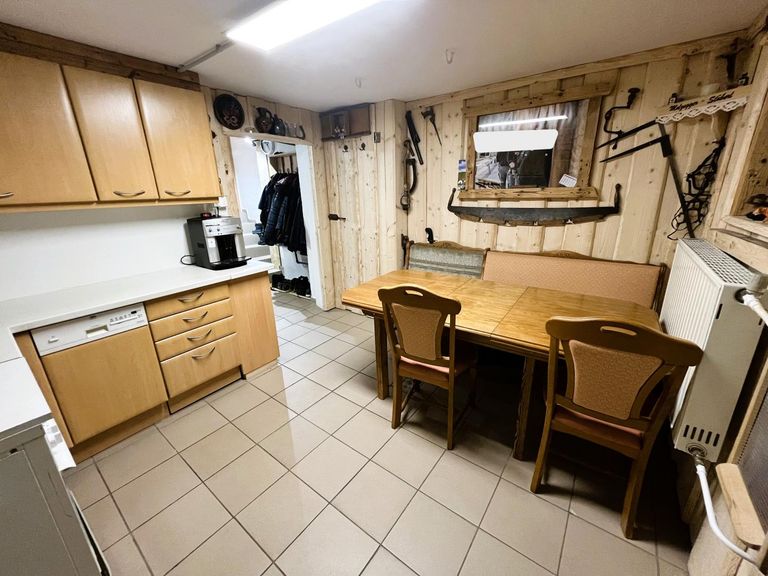 Kellerbereich - Stüberl mit Küche