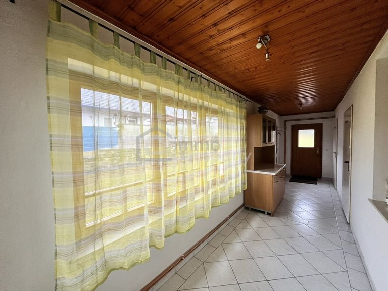 Flur und Wintergarten