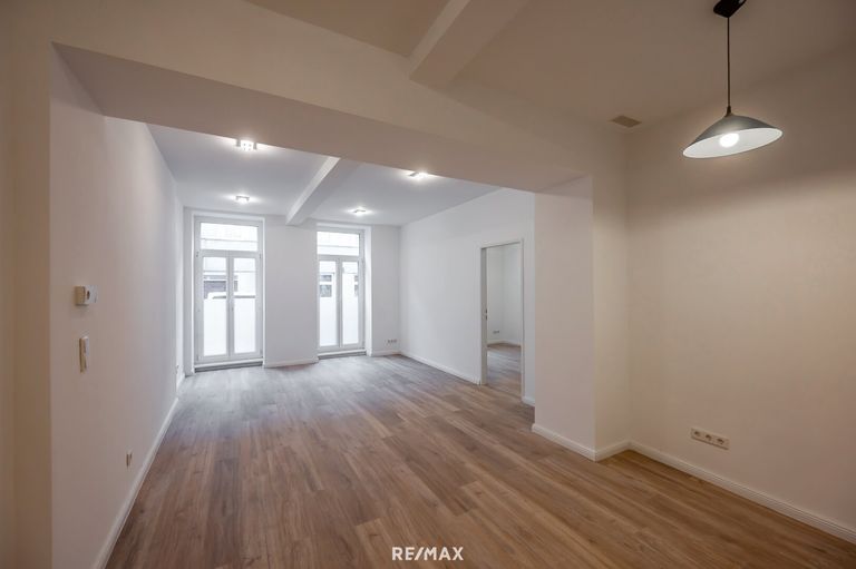 Wohn-Eßbereich, Büro etc.