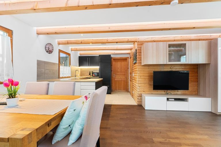 Wohn & Essbereich mit Küche