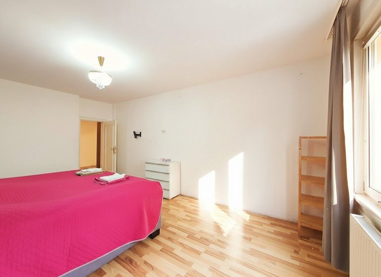 großes Schlafzimmer 1