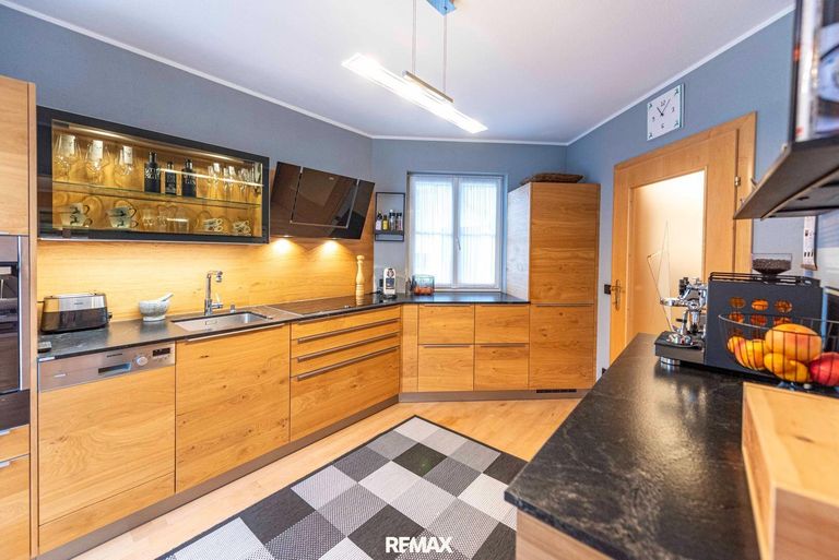 Küche mit Ausgang auf die Terrasse