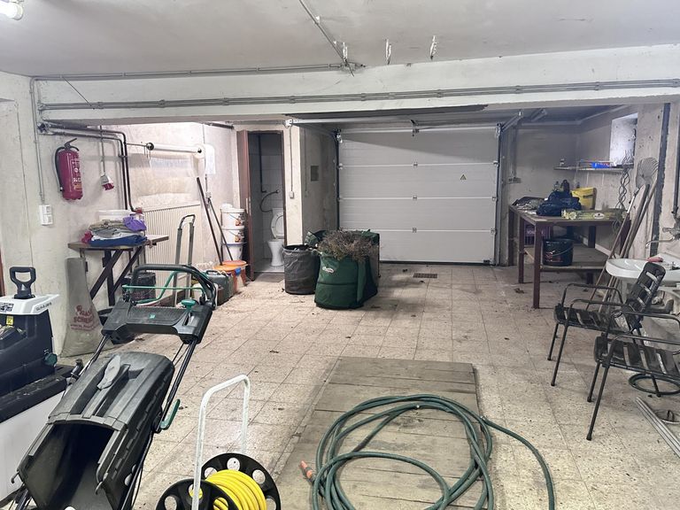 33 Garage 2