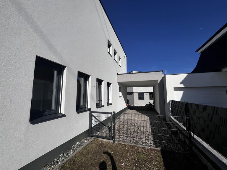 24 Haus_seite_rechts