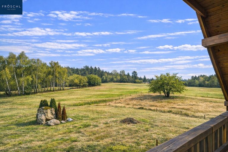 Fernblick ins Grüne vom Balkon v1