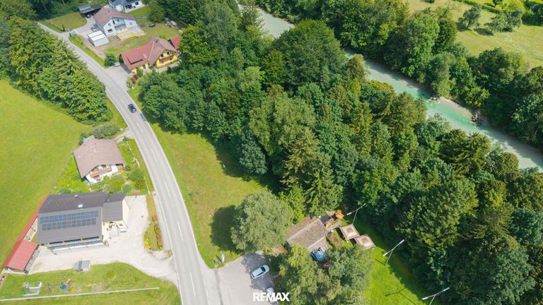 Baugrundstück mit Waldgrundstück