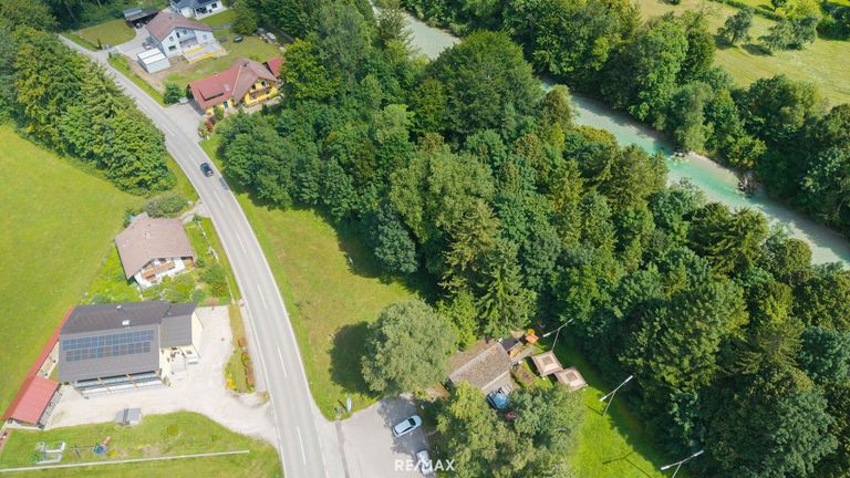 Baugrundstück mit Waldgrundstück