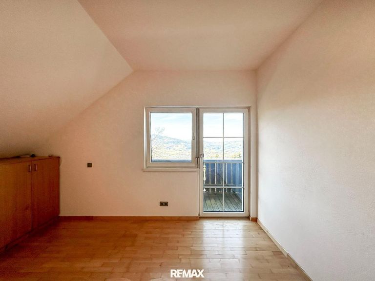 Zimmer DG Hauptwohnung
