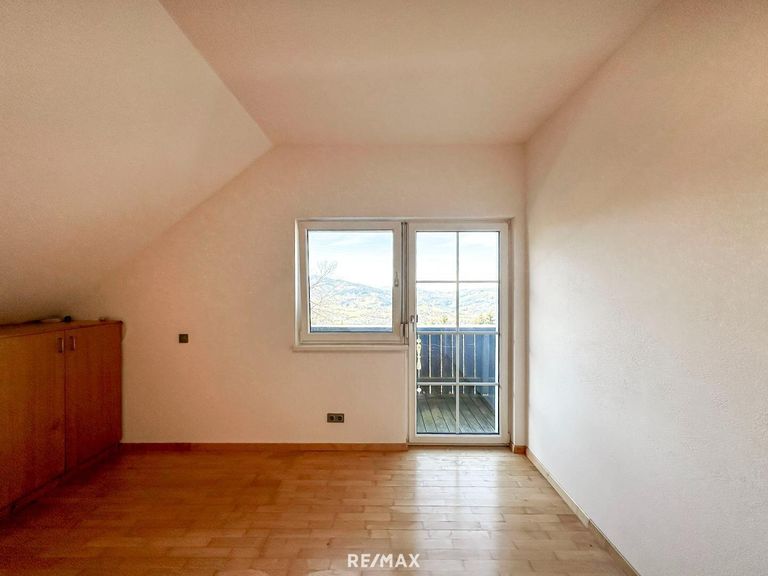 Zimmer DG Hauptwohnung