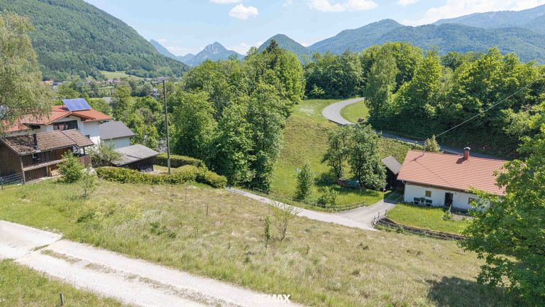 sonnige Hanglage