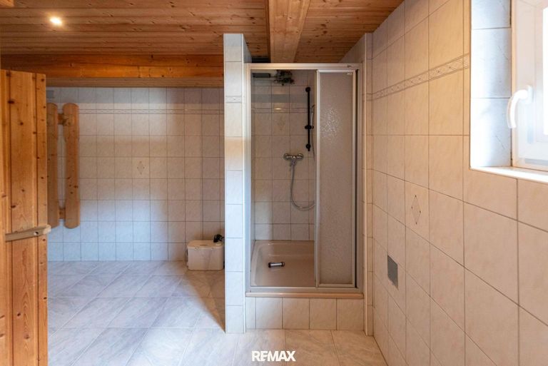 Keller mit Sauna und Dusche
