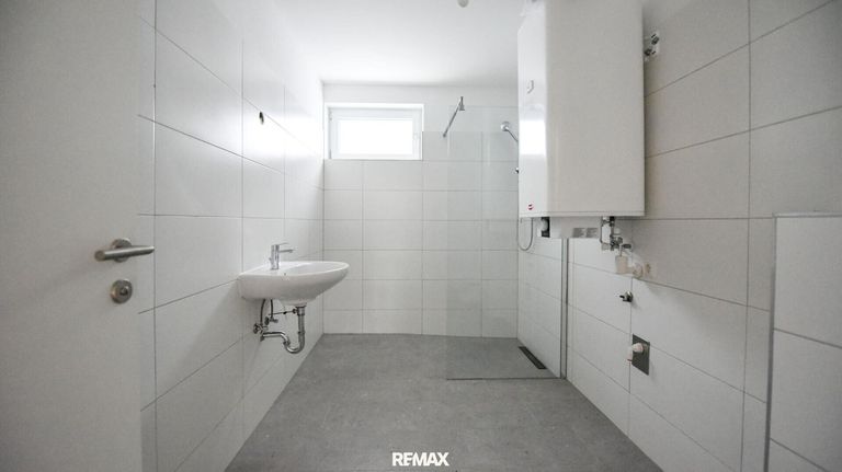 großes Badezimmer