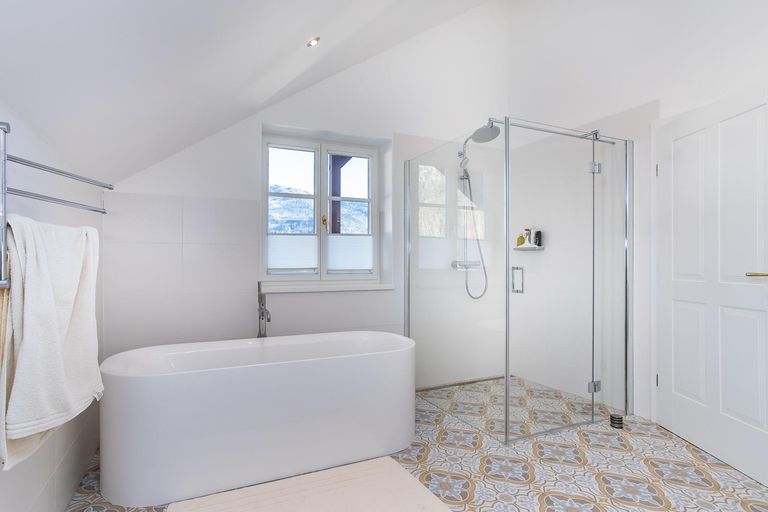 Badezimmer Ansicht 2