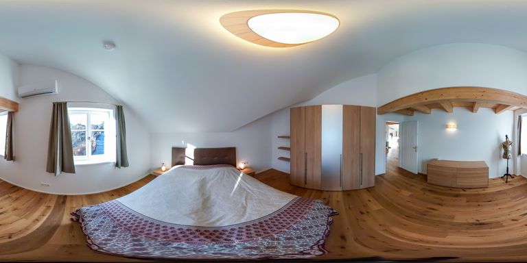 Schlafzimmer 1