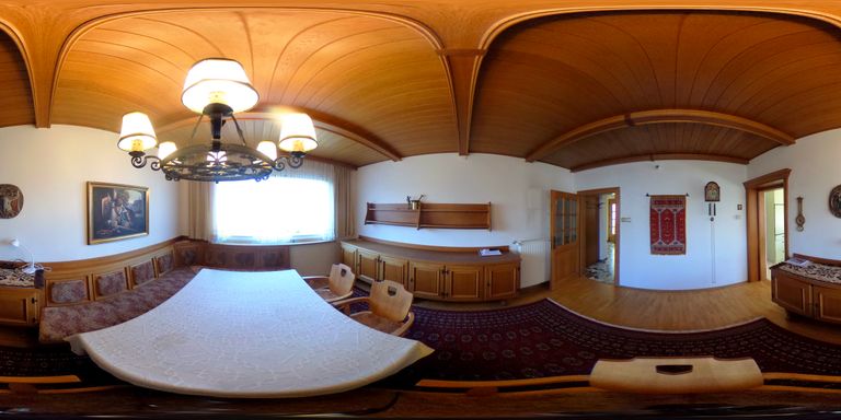 Großes Esszimmer EG 360