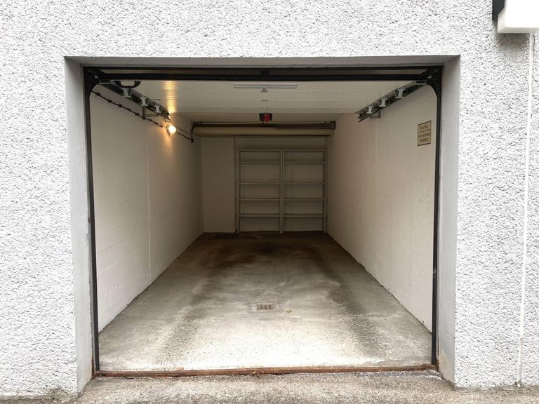 10 Garage