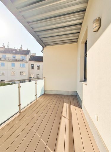 Große Terrasse ca. 10 m² mit Ausblick