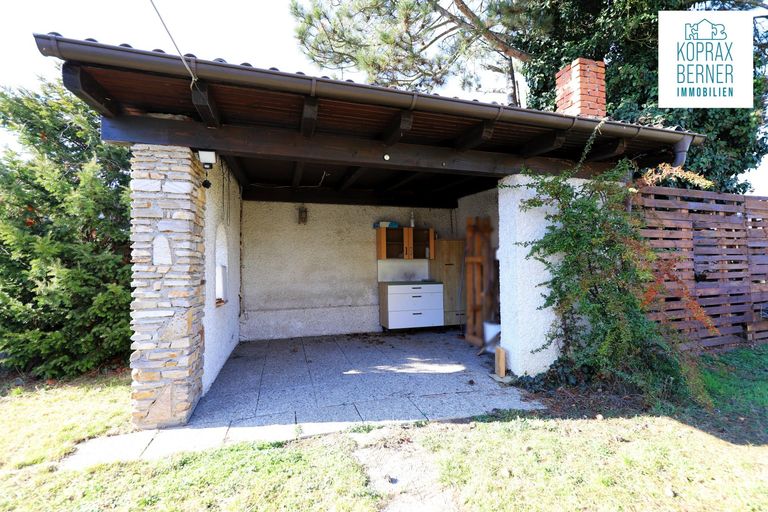 Gartenlaube mit Griller