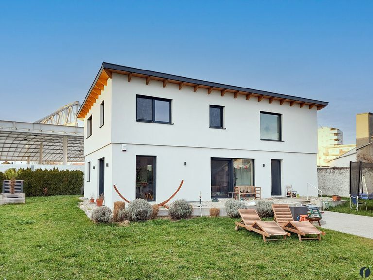 Hausansicht vom Garten aus (Foto vom letzten Sommer)