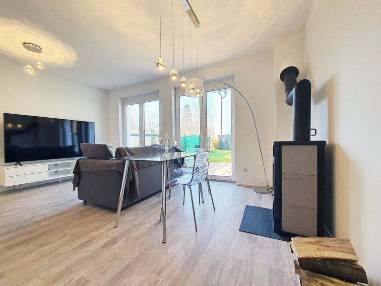 Wohnzimmer mit Kamin