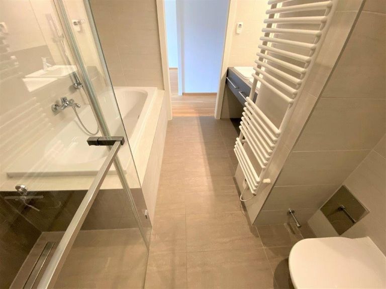 super schickes Badezimmer