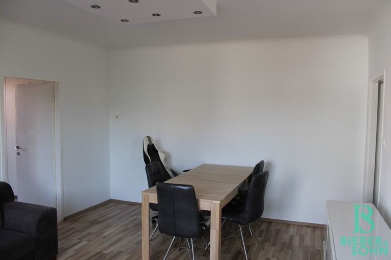 Wohnzimmer / Essbereich