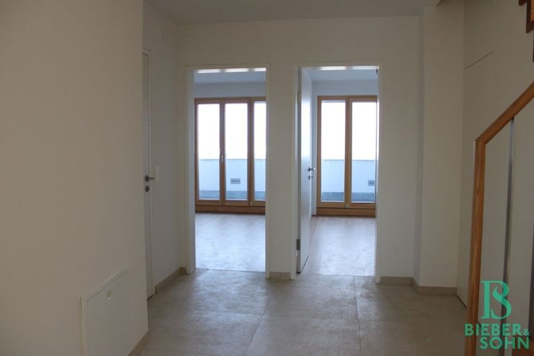 Eingangsbereich / Zimmer 1 und 2 / Bad / AR