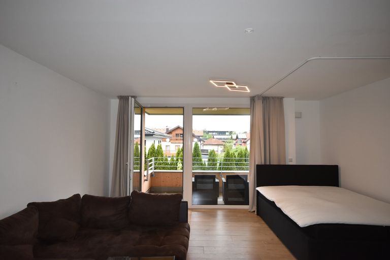 Wohn-, Koch-, Ess-, Schlafbereich - Modernes und geräumiges Appartement mit großer Loggia und Bergblick Miete Grödig Salzburg