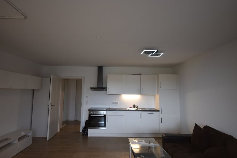 Wohn-, Koch-, Ess-, Schlafbereich - Modernes und geräumiges Appartement mit großer Loggia und Bergblick Miete Grödig Salzburg