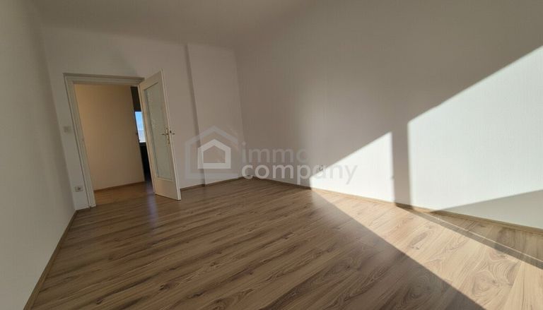 Zimmer 1 - Zugang zur Loggia