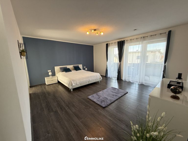 Großes Schlafzimmer